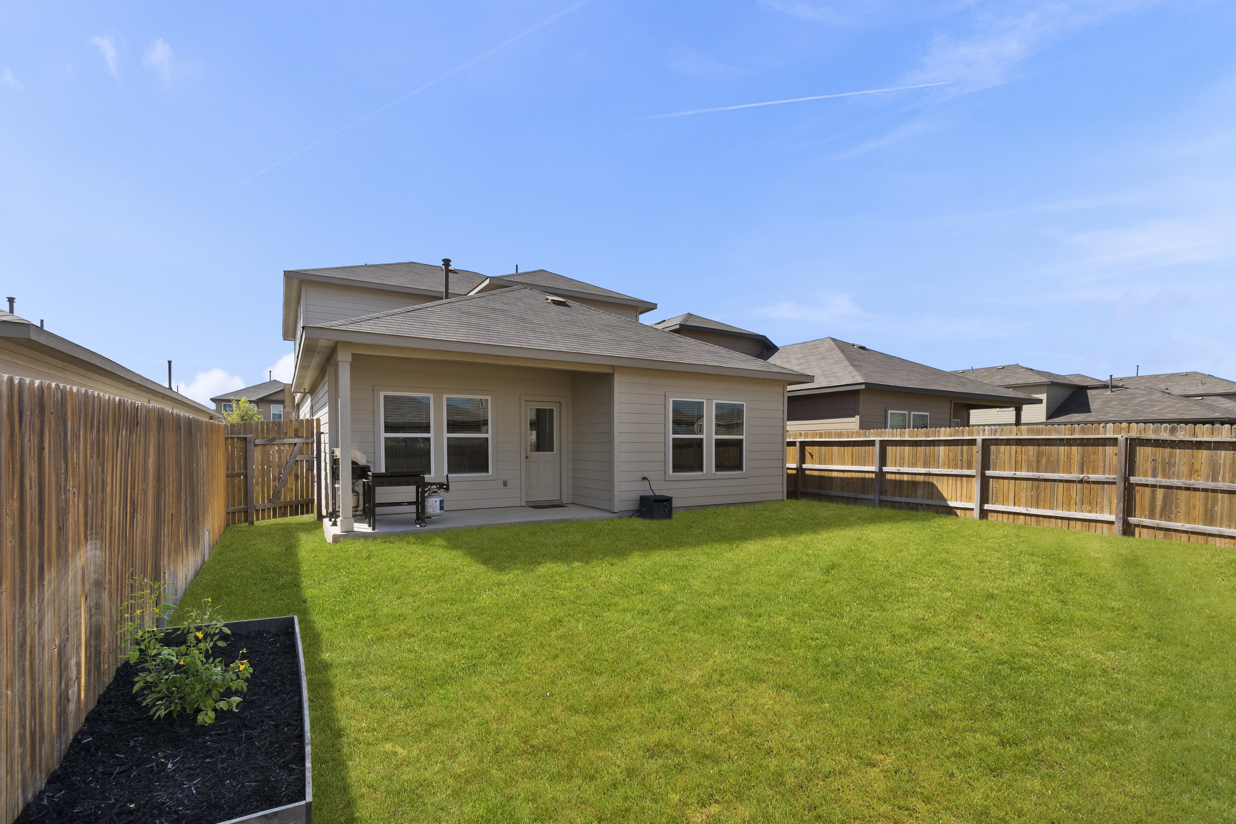  New Braunfels Living with a 2.99% Assumable VA Loan - 物件實景