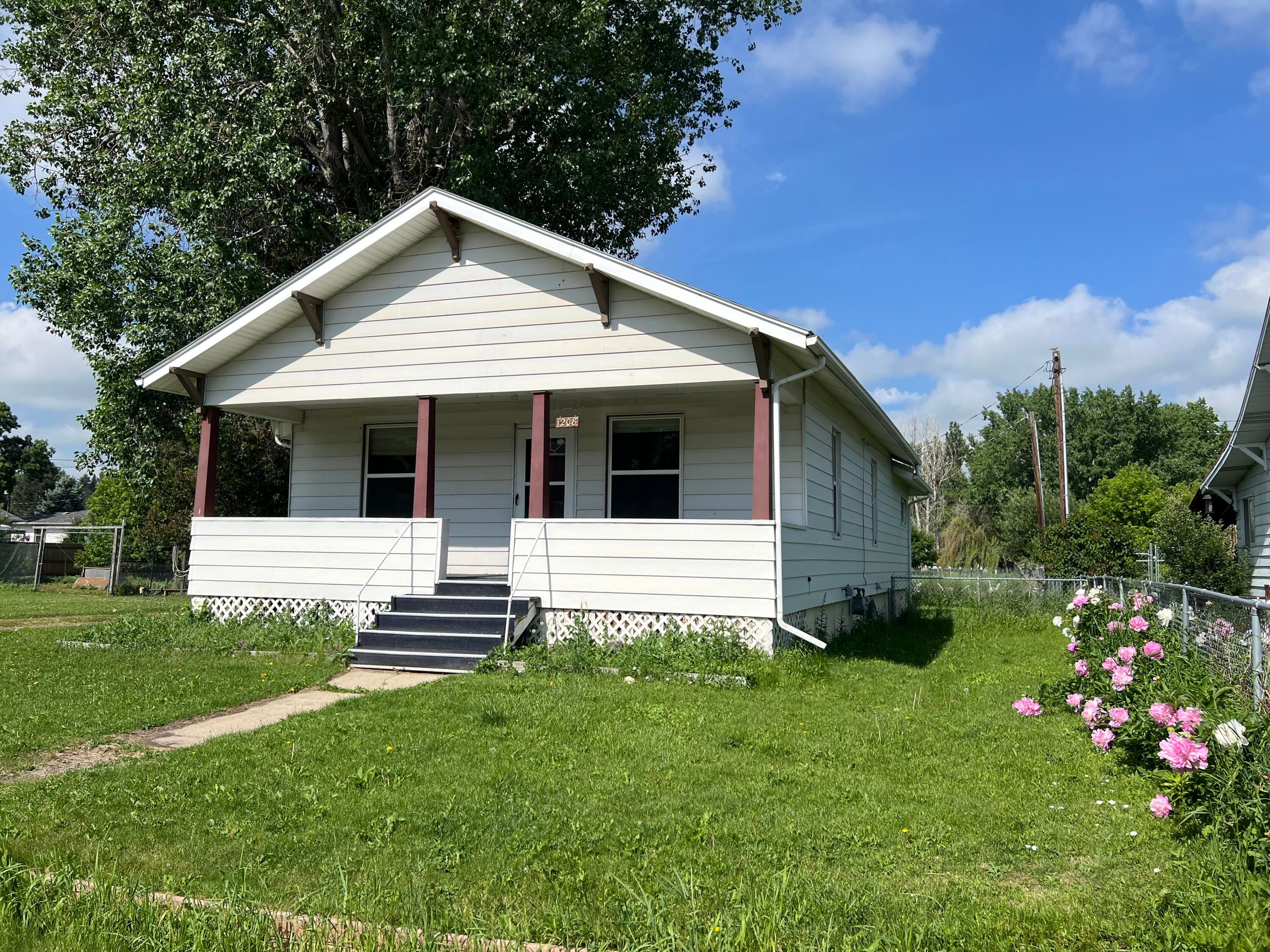 Sheridan, Wyoming, 82801, United States, 3 Bedrooms Bedrooms, ,1 BathroomBathrooms,Residential,For Sale,1978622