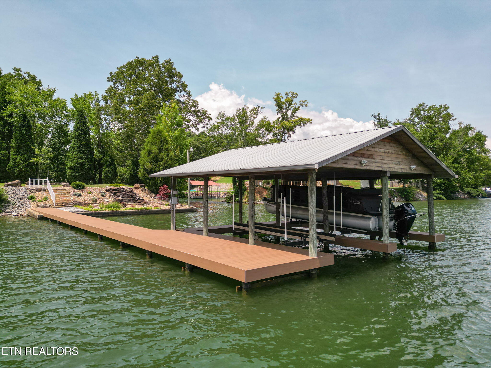 Spring City, Tennessee, 37381, United States, 3 Bedrooms Bedrooms, ,5 BathroomsBathrooms,Residential,For Sale,1900794