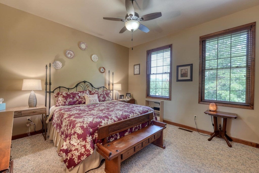 Murphy, North Carolina, 28906, United States, 3 Bedrooms Bedrooms, ,2 BathroomsBathrooms,Residential,For Sale,1926977