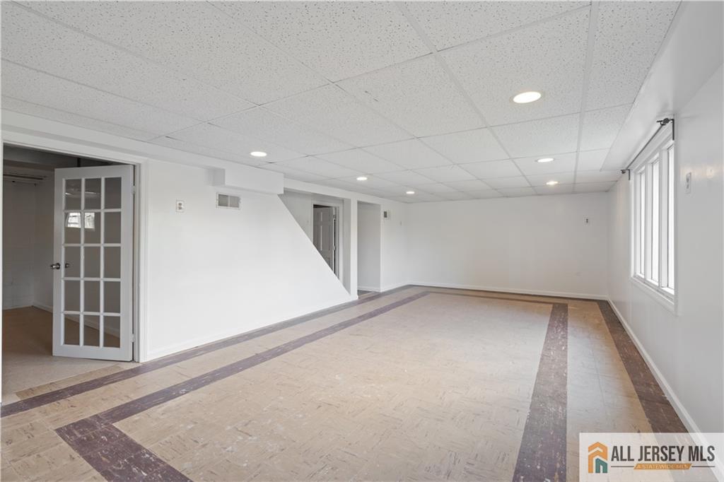 Piscataway, New Jersey, 08854, United States, 3 Bedrooms Bedrooms, ,2 BathroomsBathrooms,Residential,For Sale,1940160