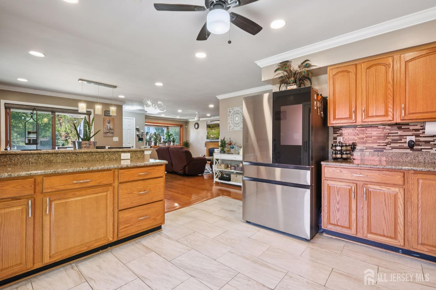 Woodbridge Proper, New Jersey, 07095, United States, 3 Bedrooms Bedrooms, ,3 BathroomsBathrooms,Residential,For Sale,1997367