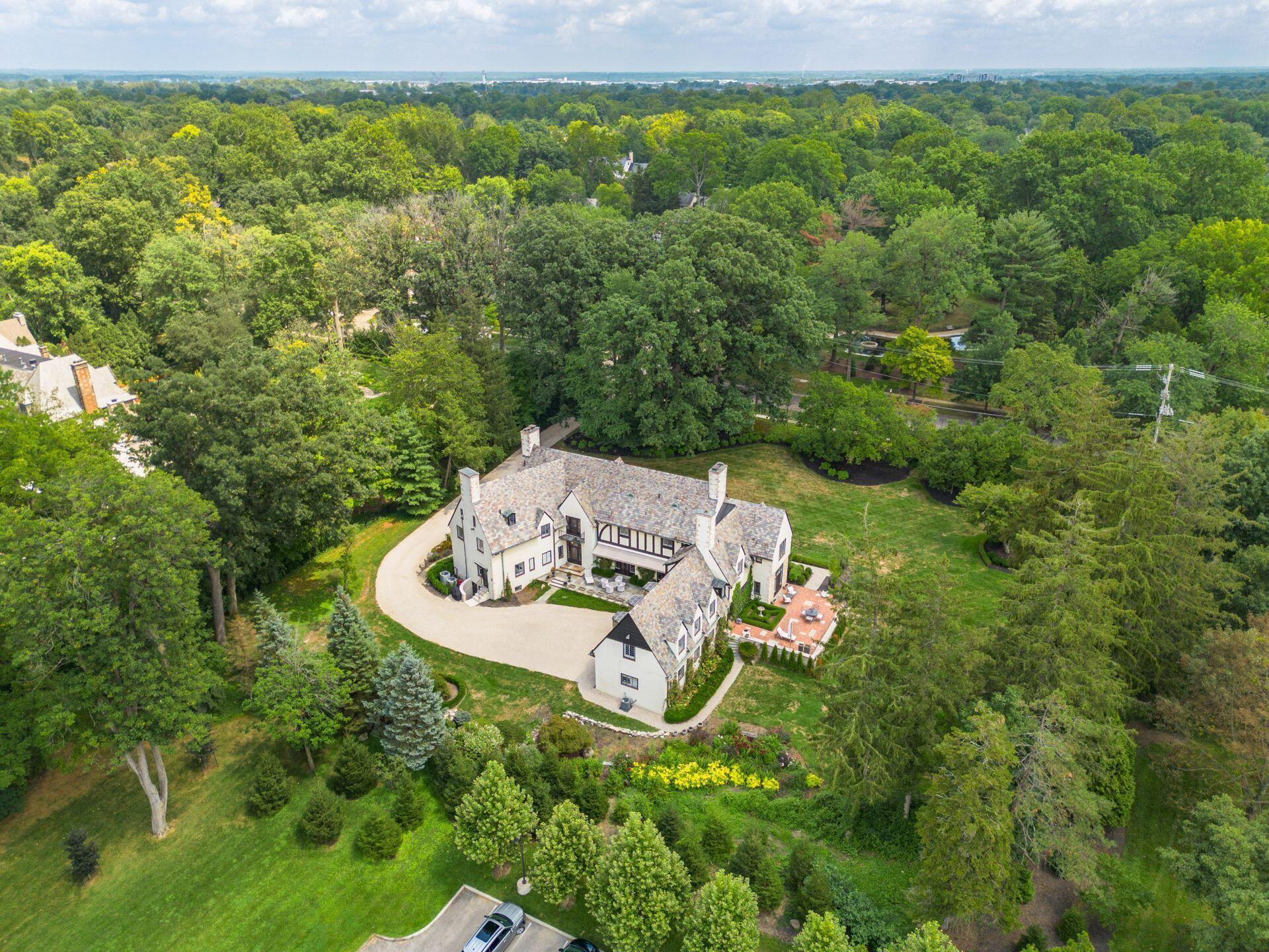 Bexley, Ohio, 43209, United States, 5 Bedrooms Bedrooms, ,6 BathroomsBathrooms,Residential,For Sale,1920055