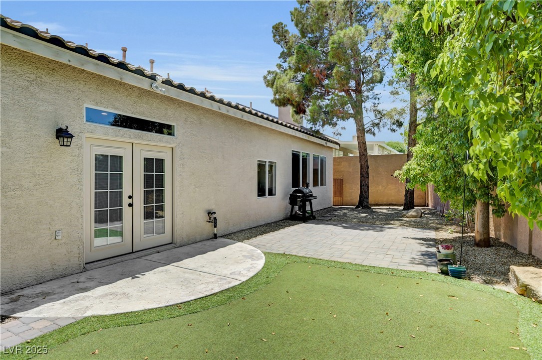 Henderson, Nevada, 89052, United States, 5 Bedrooms Bedrooms, ,2 BathroomsBathrooms,Residential,For Sale,1897207