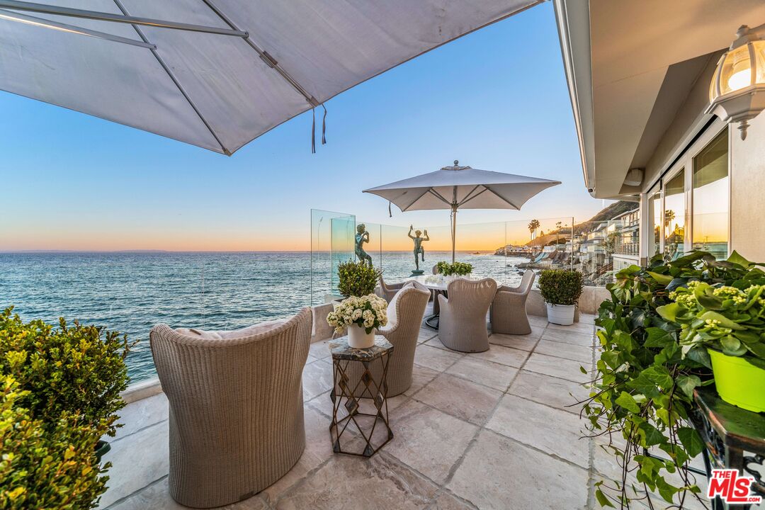 Malibu, California, 90265, United States, 3 Bedrooms Bedrooms, ,3 BathroomsBathrooms,Residential,For Sale,1989426