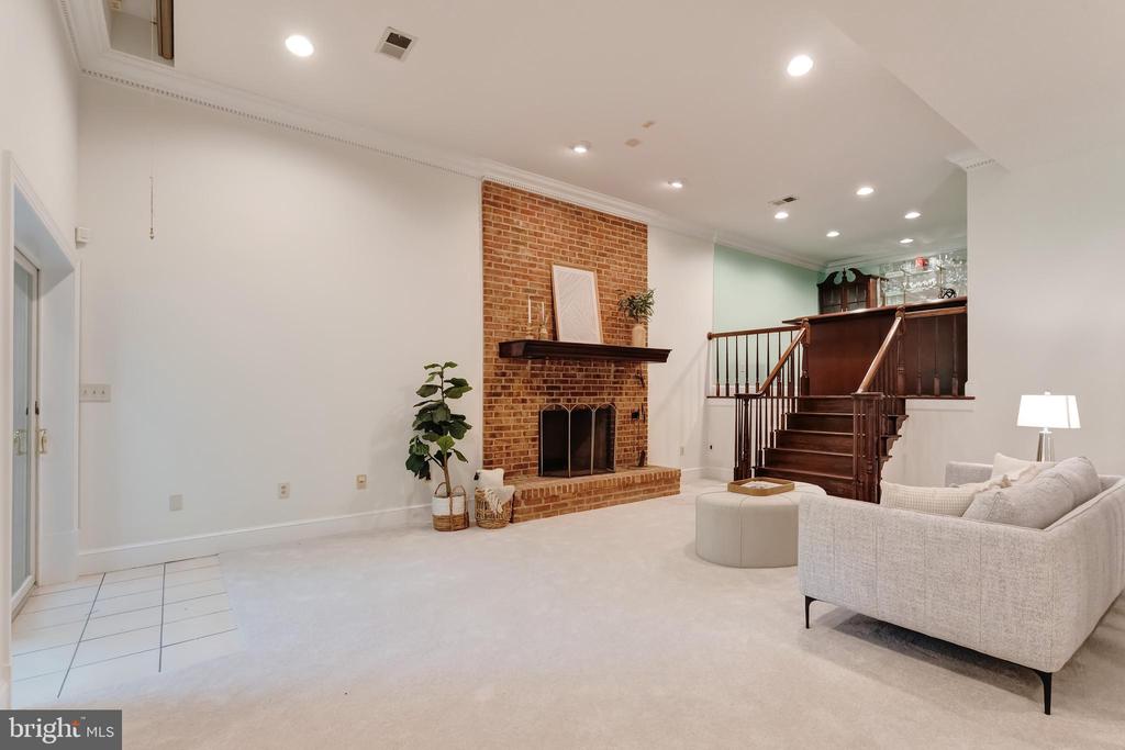 Great Falls, Virginia, 22066, United States, 5 Bedrooms Bedrooms, ,5 BathroomsBathrooms,Residential,For Sale,1900616