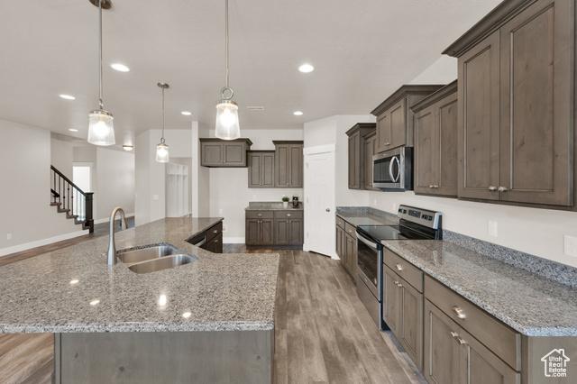 Syracuse, Utah, 84075, United States, 4 Bedrooms Bedrooms, ,3 BathroomsBathrooms,Residential,For Sale,1928741