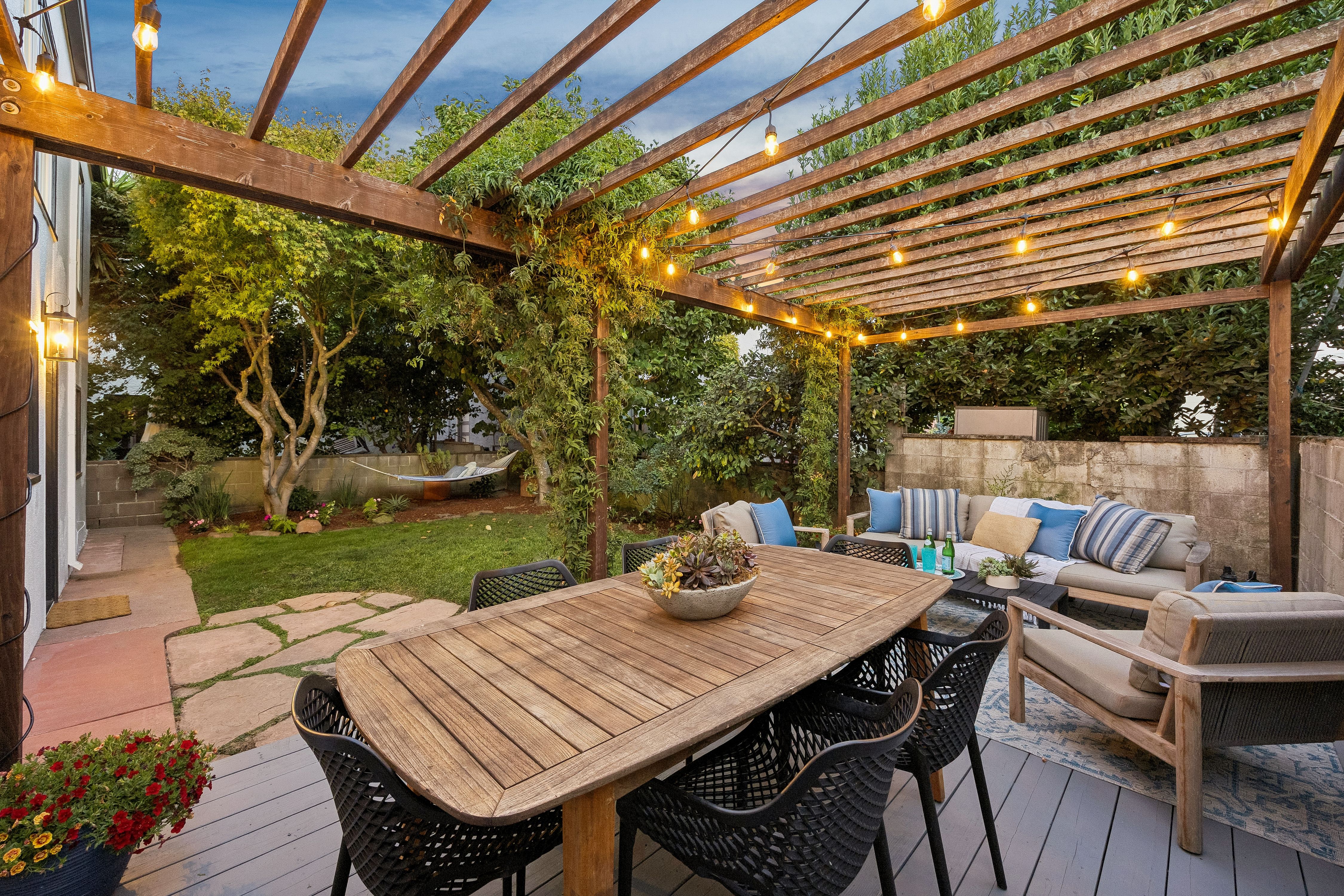  Mediterranean Elegance Meets Walker’s Paradise in North Berkeley - 物件實景