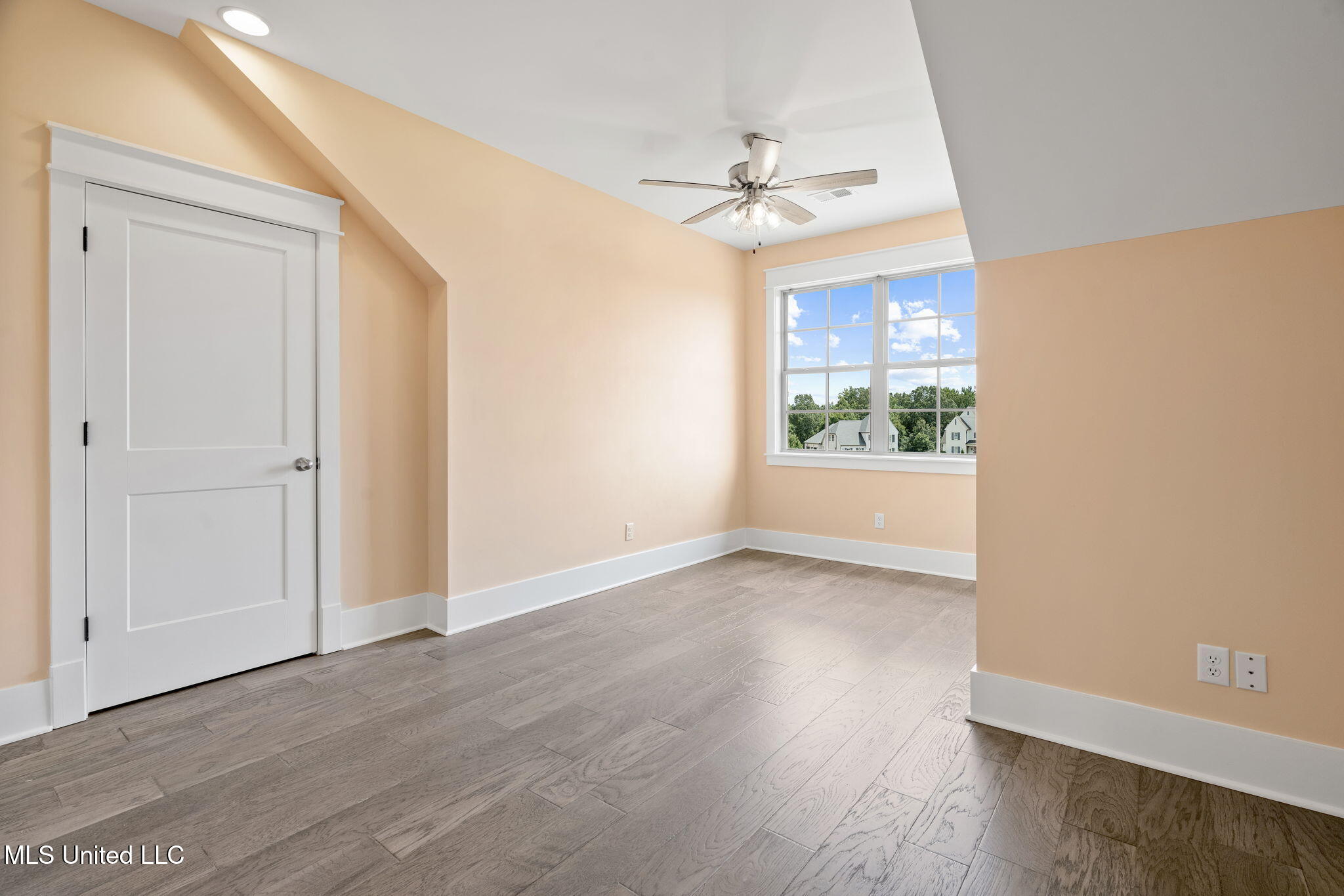 Olive Branch, Mississippi, 38654, United States, 5 Bedrooms Bedrooms, ,4 BathroomsBathrooms,Residential,For Sale,1906747