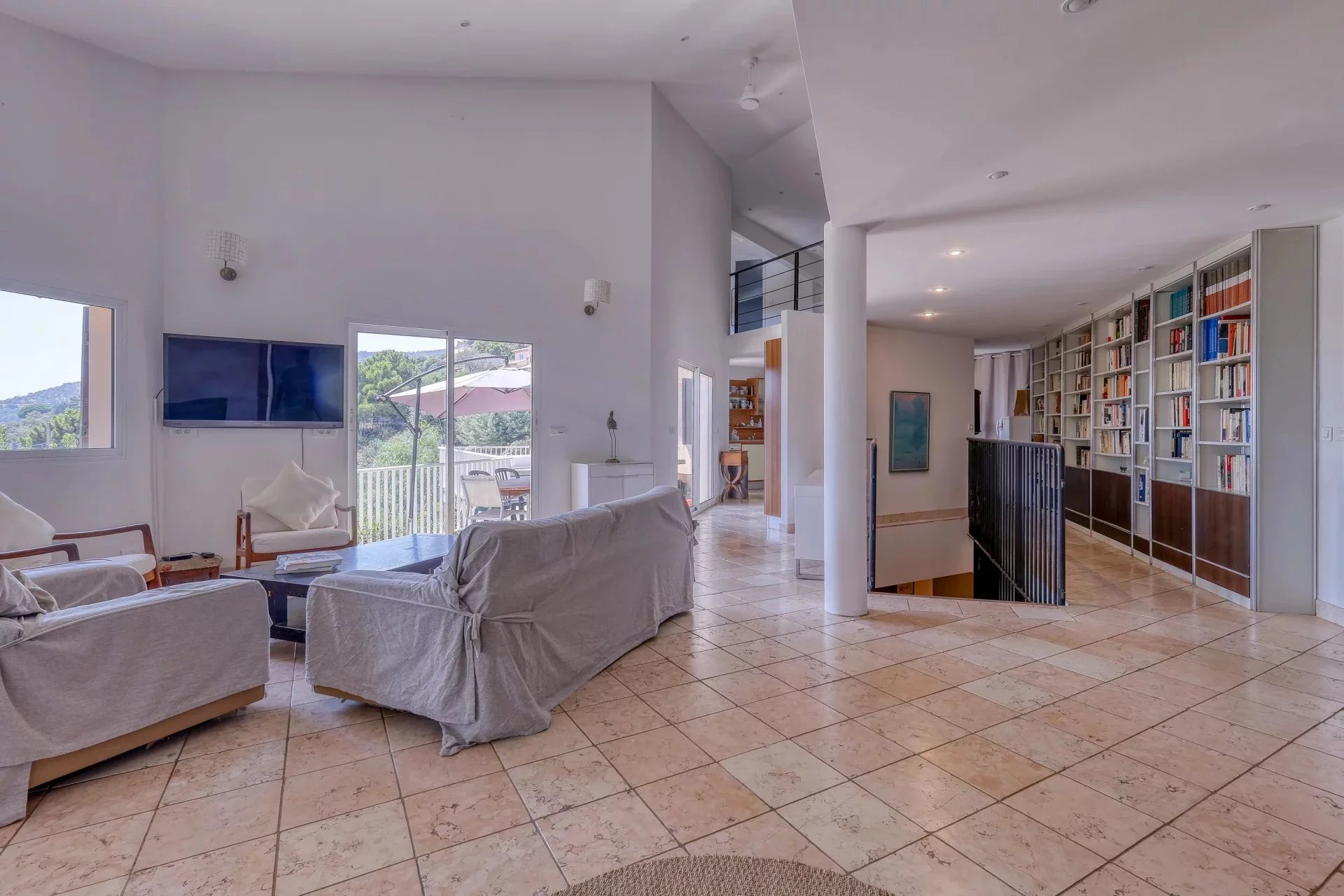 Rayol-Canadel-sur-Mer, Provence-Alpes-Côte d’Azur, 83820, FR, 6 Bedrooms Bedrooms, ,5 BathroomsBathrooms,Residential,For Sale,1827681
