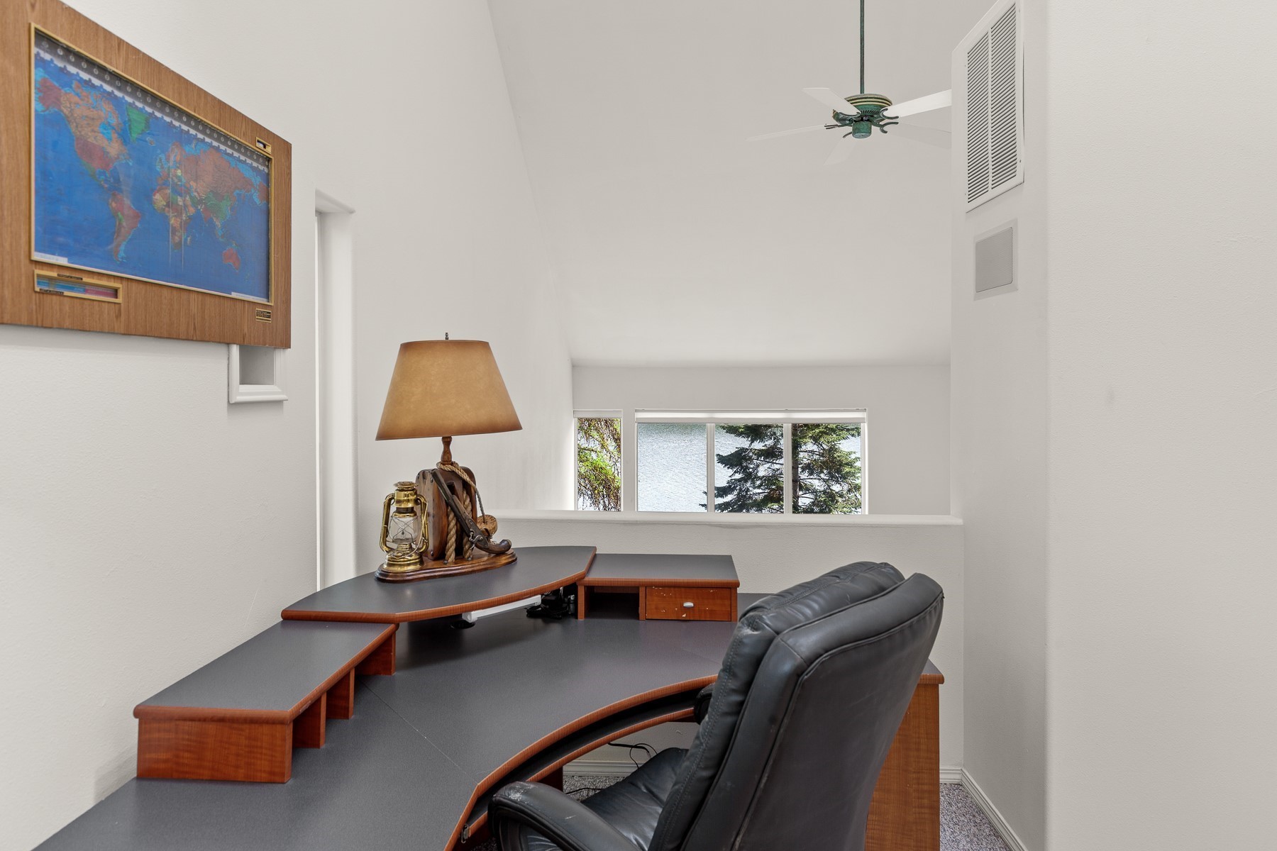 Hayden Lake Year Round Waterfront Living - 物件實景