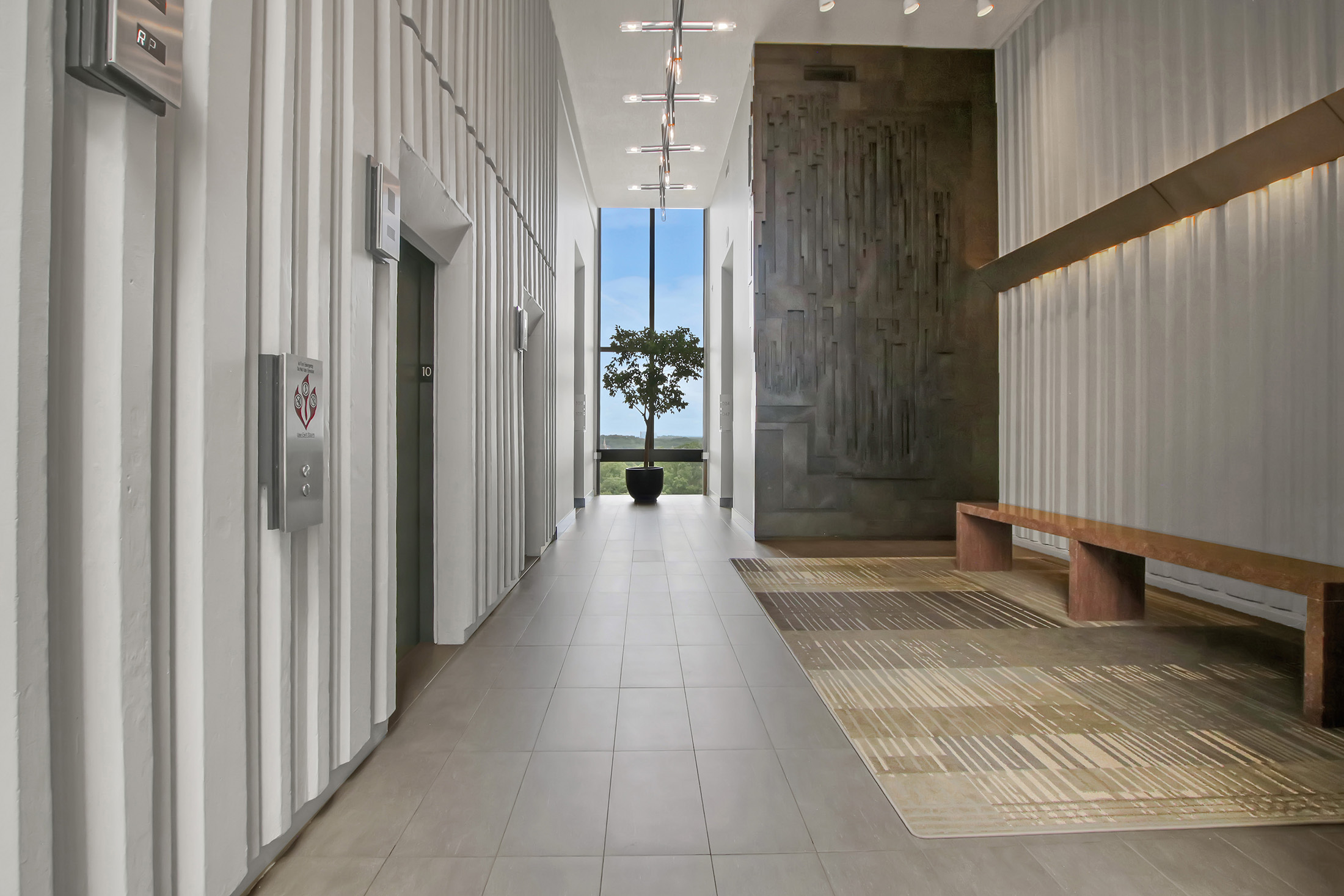  Fully Renovated Two-story Condo in the Iconic Colony House at Colony Square - 物件實景