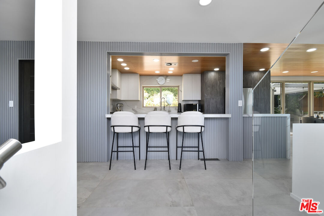 Sherman Oaks, California, 91403, United States, 4 Bedrooms Bedrooms, ,4 BathroomsBathrooms,Residential,For Sale,1794454