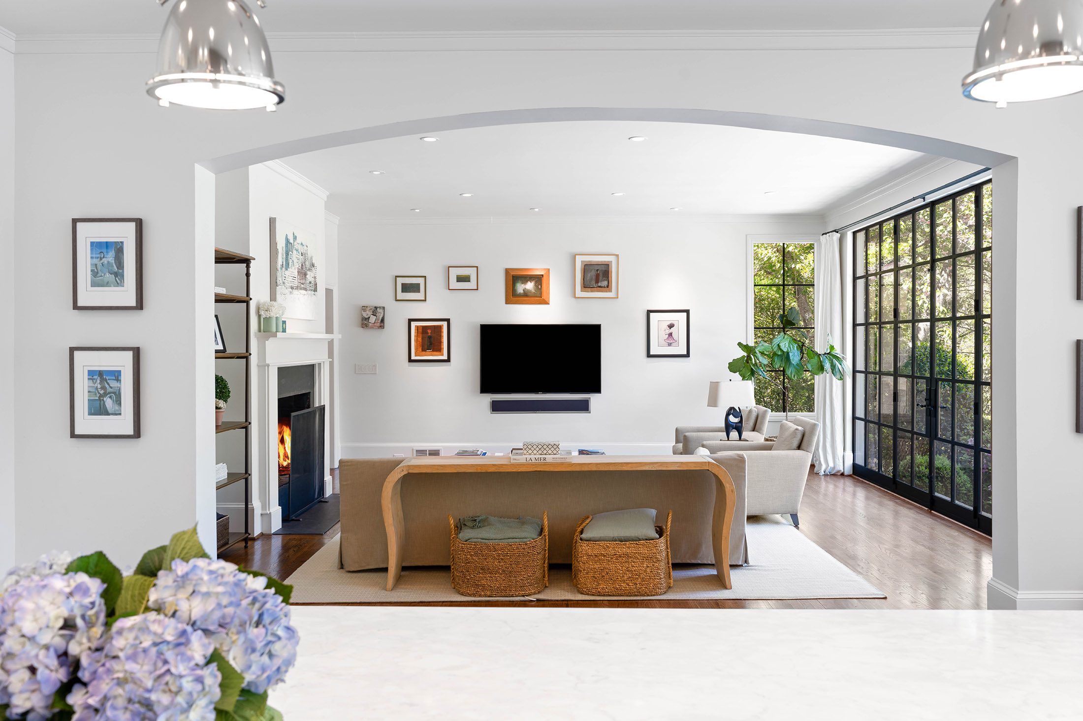  Stunning Estate with Pool Set on 1.3+/- Private Acres - 物件實景