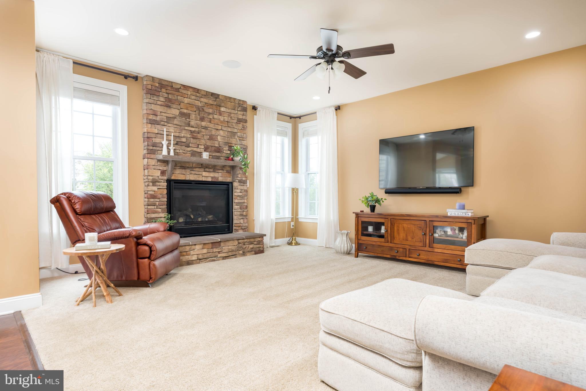 Haymarket, Virginia, 20169, United States, 4 Bedrooms Bedrooms, ,5 BathroomsBathrooms,Residential,For Sale,2048396