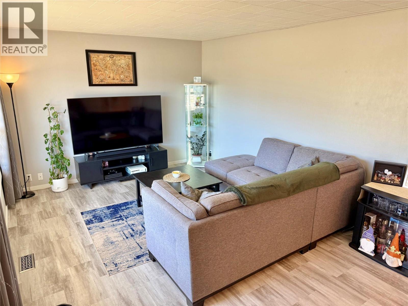 GRAND FORKS, British Columbia, V0H 1H2, CA, 4 Bedrooms Bedrooms, ,1 BathroomBathrooms,Residential,For Sale,1918245