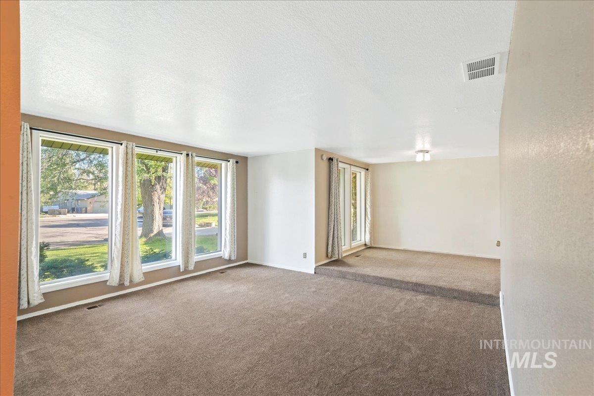 Boise, Idaho, 83716, United States, 3 Bedrooms Bedrooms, ,2 BathroomsBathrooms,Residential,For Sale,1961736