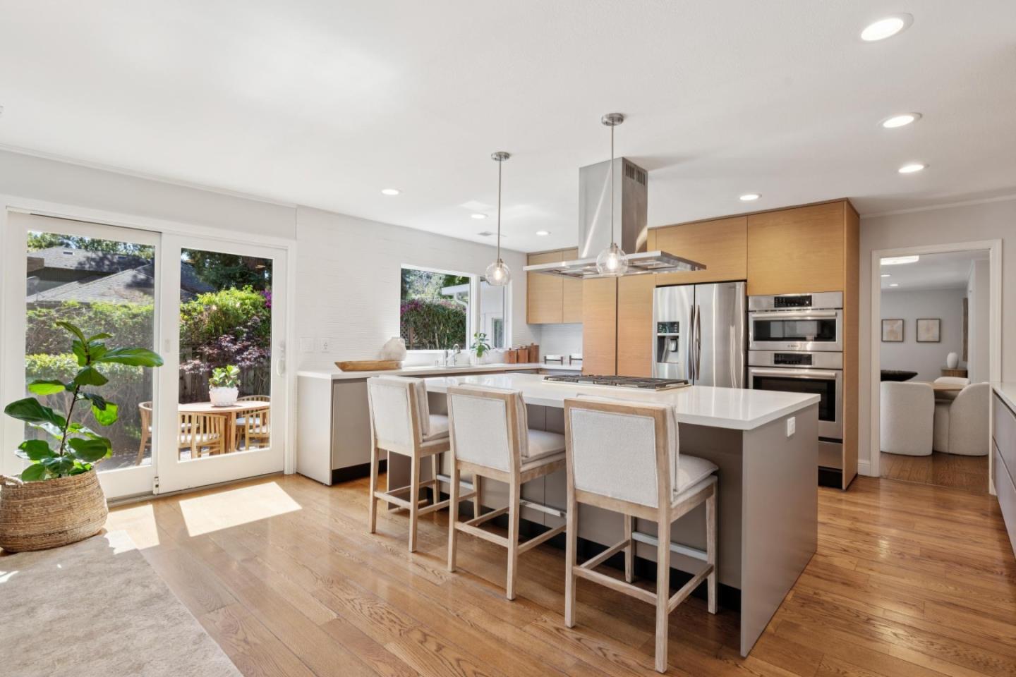 Menlo Park, California, 94025, United States, 3 Bedrooms Bedrooms, ,3 BathroomsBathrooms,Residential,For Sale,1941637