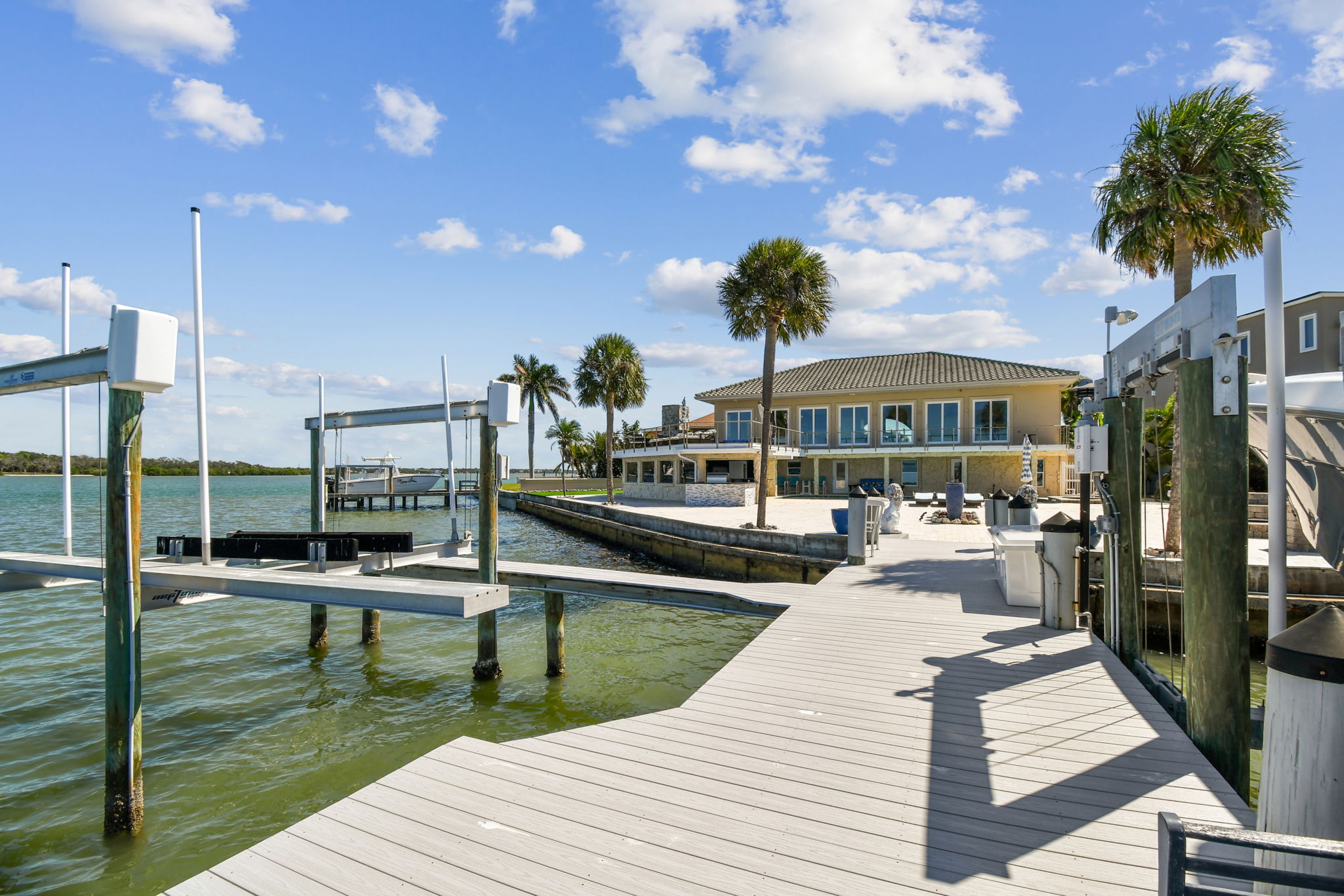 Madeira Beach, Florida, 33708, United States, 6 Bedrooms Bedrooms, ,6 BathroomsBathrooms,Residential,For Sale,1975666