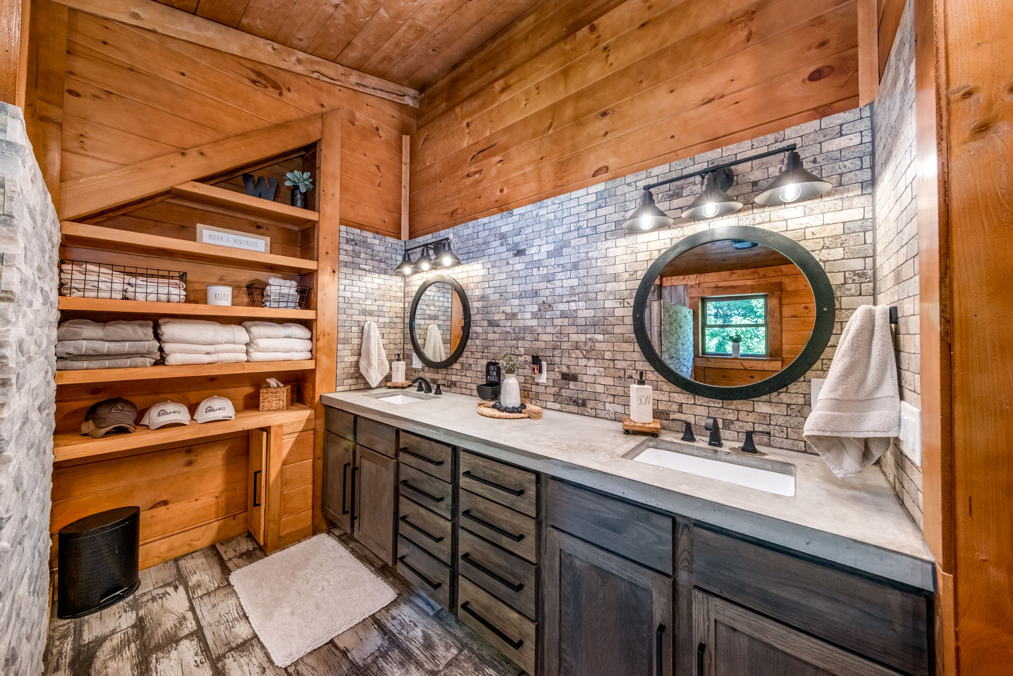 Lakeview, Michigan, 48850, United States, 4 Bedrooms Bedrooms, ,4 BathroomsBathrooms,Residential,For Sale,1943145