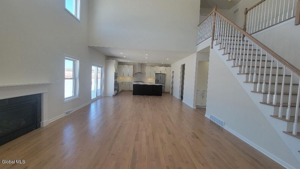 Mechanicville, New York, 12118, United States, 3 Bedrooms Bedrooms, ,3 BathroomsBathrooms,Residential,For Sale,1989514