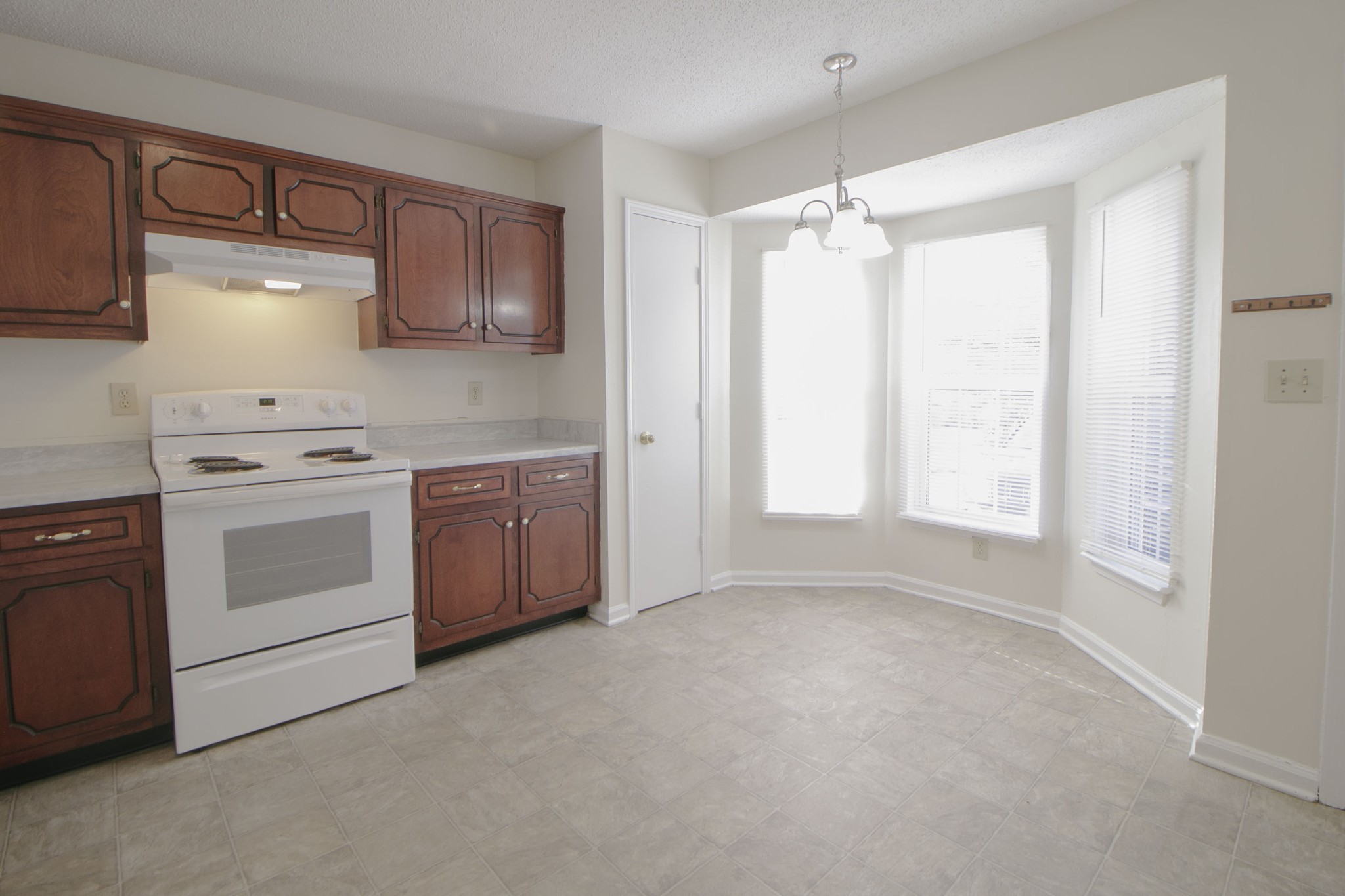 Clarksville, Tennessee, 37042, United States, ,Residential,For Sale,1943496