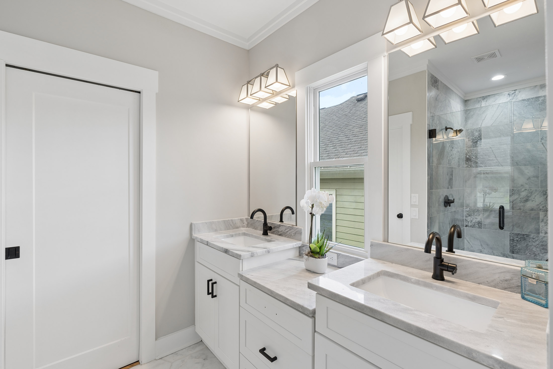  beautifully designed craftsman-style townhome near grant  park - 物件實景