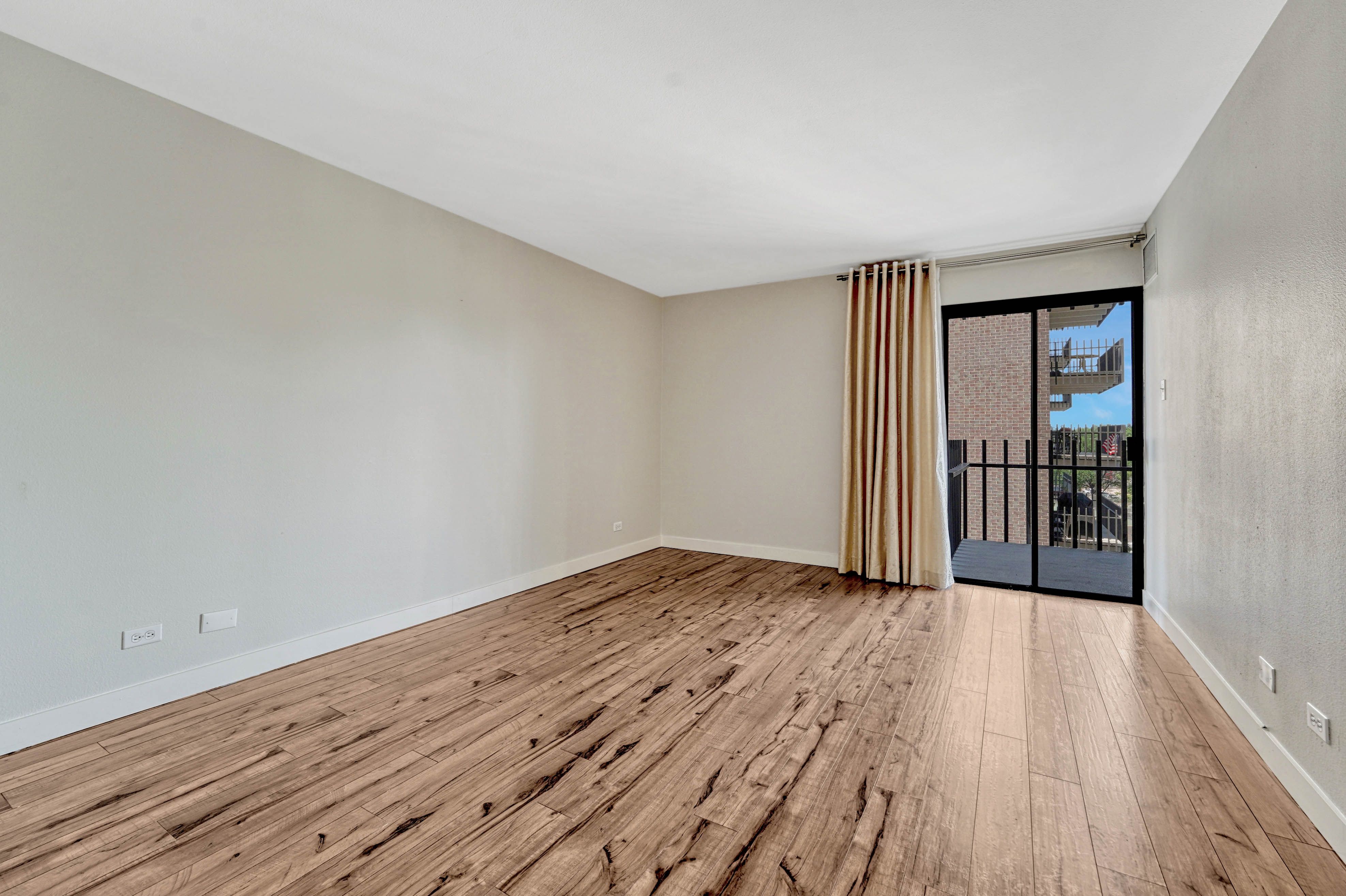  Contemporary Condo Perched on 7th Floor Above Washington Park - 物件實景