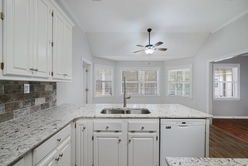 OXFORD, Mississippi, 38655, United States, 4 Bedrooms Bedrooms, ,3 BathroomsBathrooms,Residential,For Sale,1991795