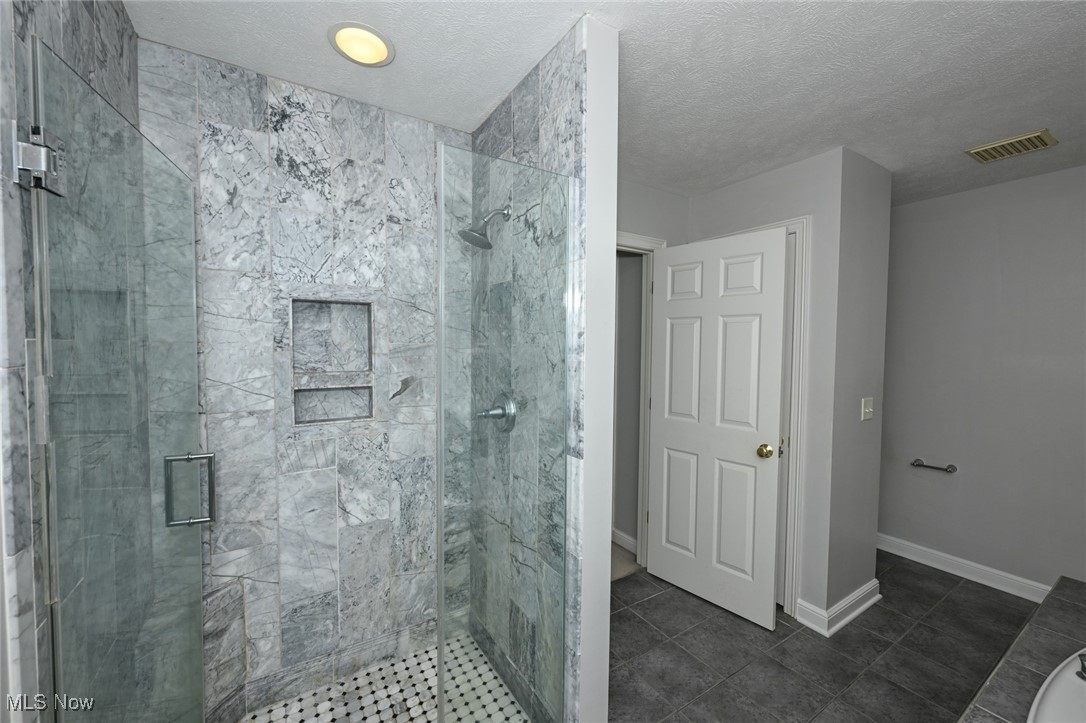 Aurora, Ohio, 44202, United States, 4 Bedrooms Bedrooms, ,4 BathroomsBathrooms,Residential,For Sale,1932632