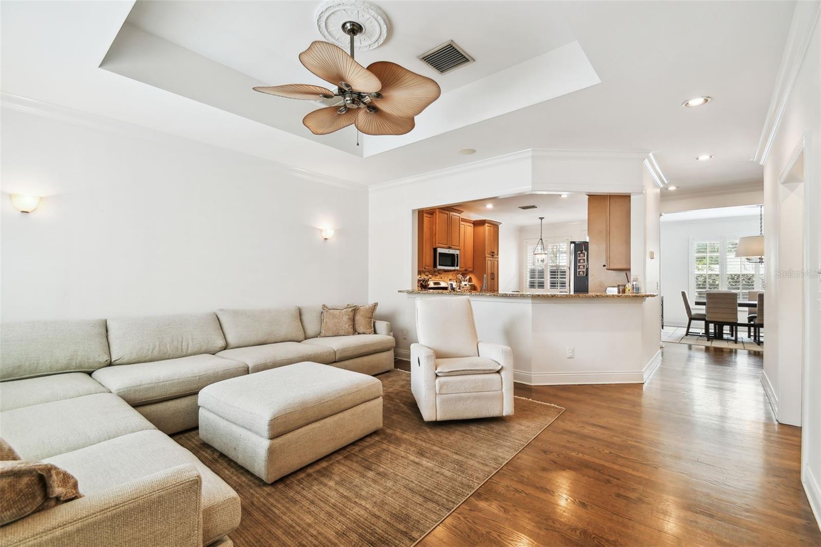 Tampa, Florida, 33602, United States, 4 Bedrooms Bedrooms, ,4 BathroomsBathrooms,Residential,For Sale,1976189