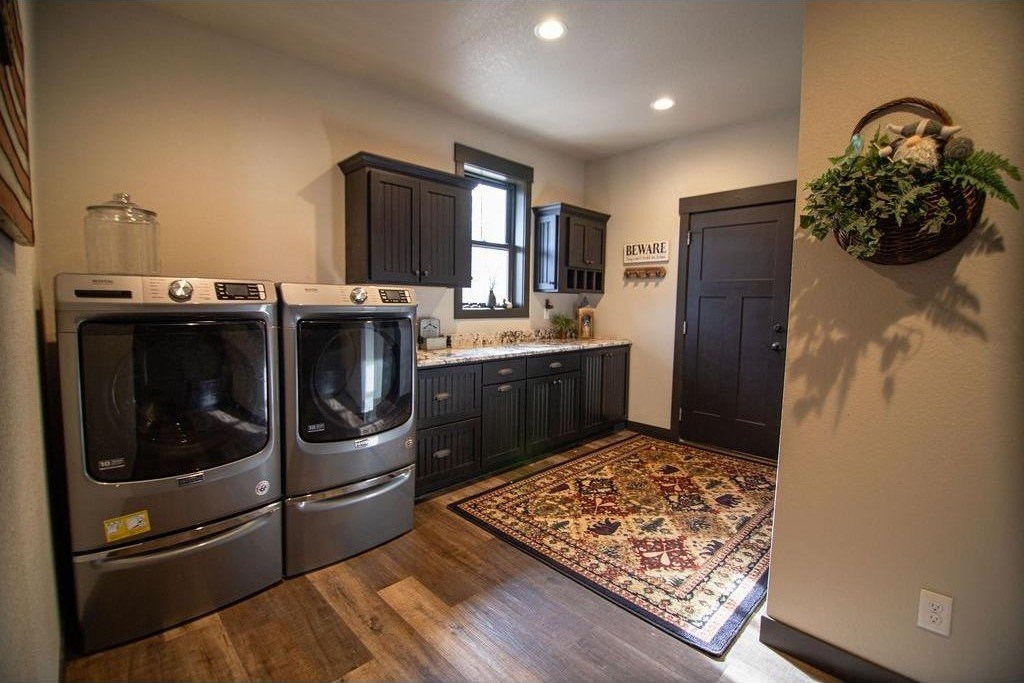 Alexandria, Minnesota, 56308, United States, 4 Bedrooms Bedrooms, ,4 BathroomsBathrooms,Residential,For Sale,2039906