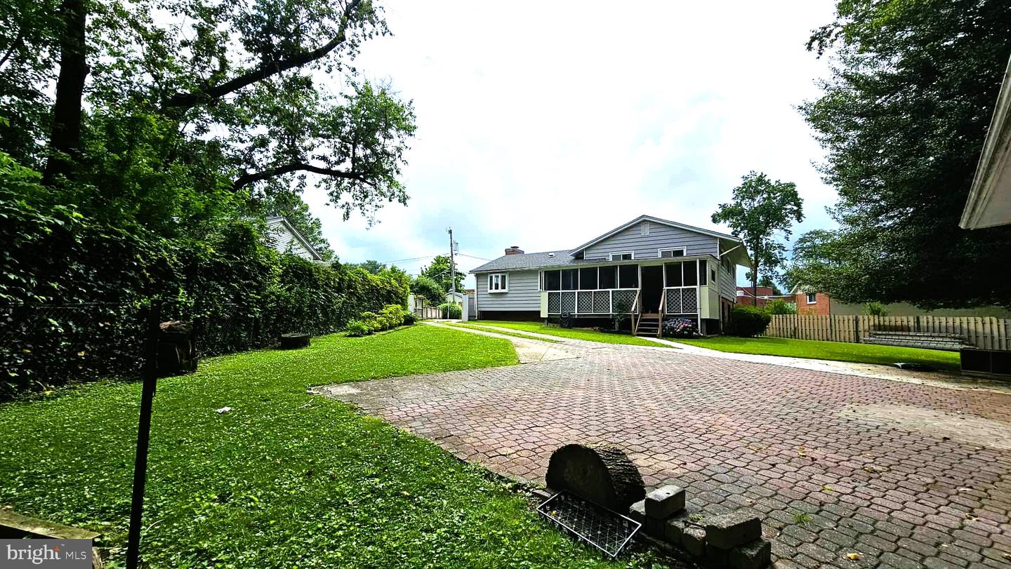 Annandale, Virginia, 22003, United States, 4 Bedrooms Bedrooms, ,3 BathroomsBathrooms,Residential,For Sale,1866164