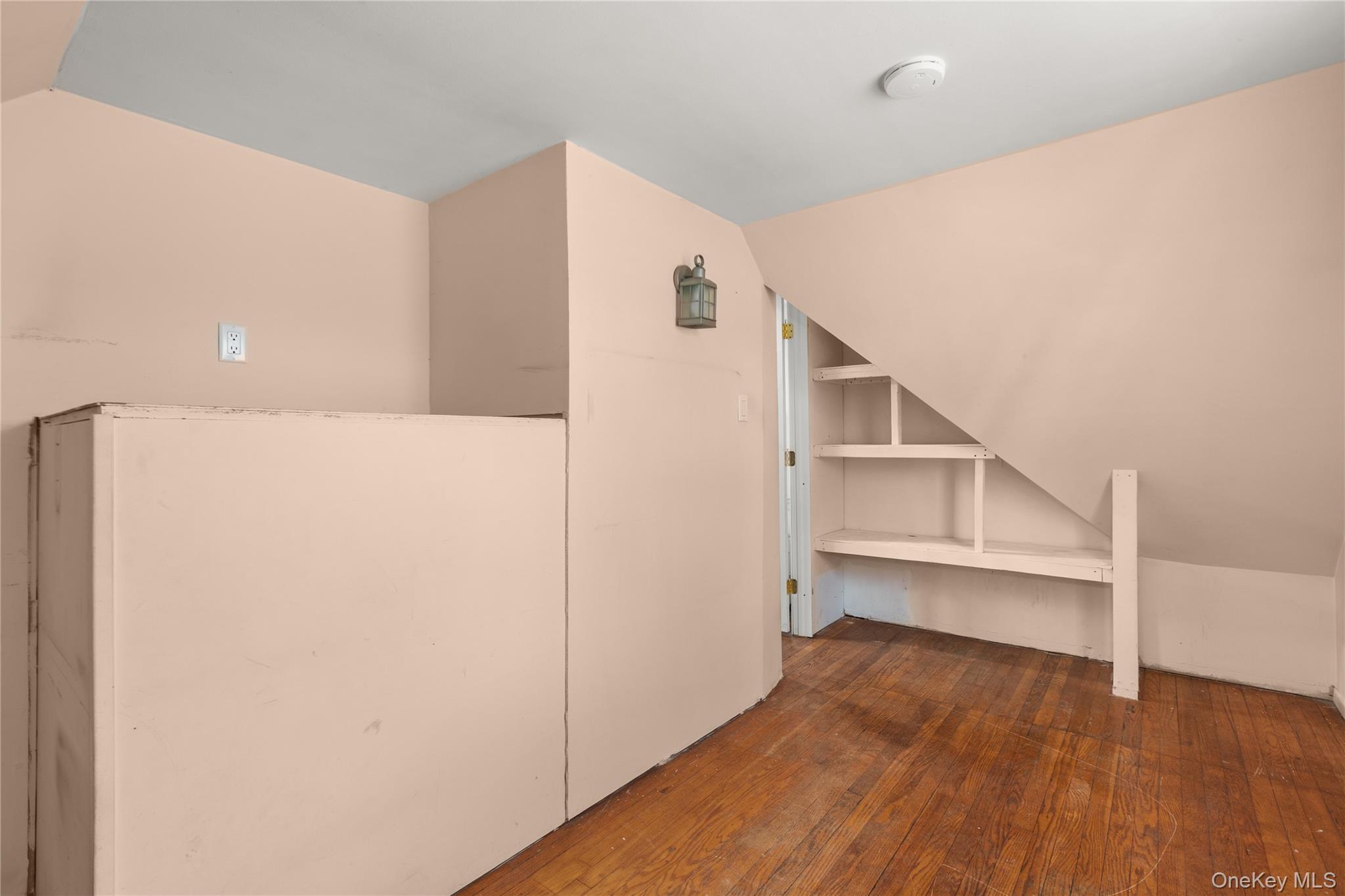 West Islip, New York, 11795, United States, 2 Bedrooms Bedrooms, ,1 BathroomBathrooms,Residential,For Sale,1994287