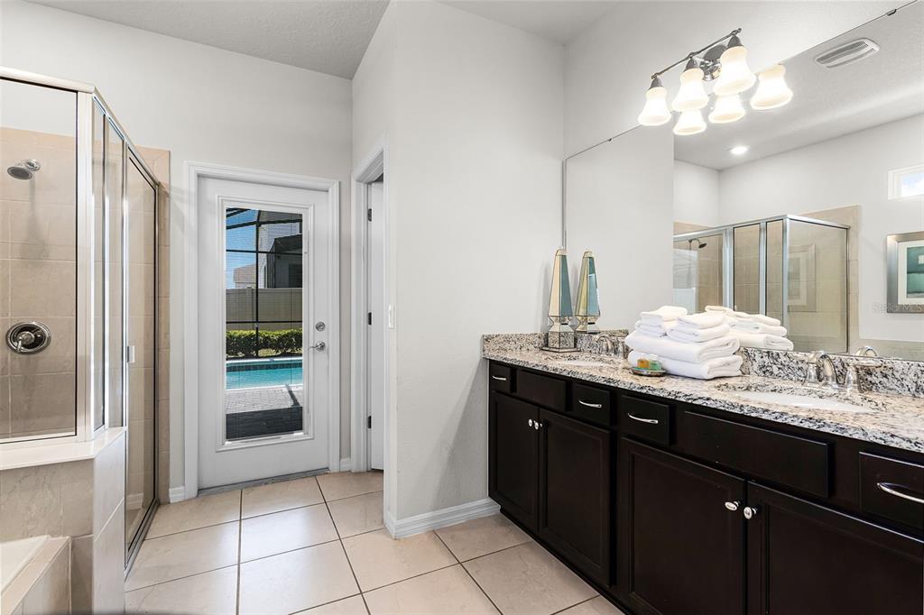 Davenport, Florida, 33897, United States, 10 Bedrooms Bedrooms, ,8 BathroomsBathrooms,Residential,For Sale,1897679