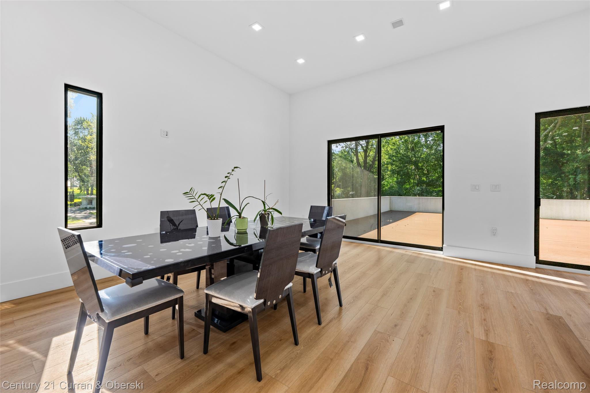 Farmington, Michigan, 48334, United States, 7 Bedrooms Bedrooms, ,8 BathroomsBathrooms,Residential,For Sale,1980731