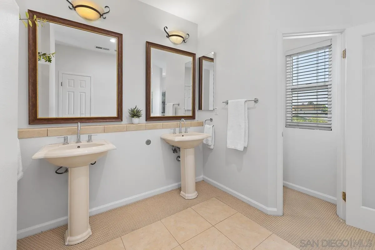 San Diego, California, 92116, United States, 3 Bedrooms Bedrooms, ,3 BathroomsBathrooms,Residential,For Sale,1895813