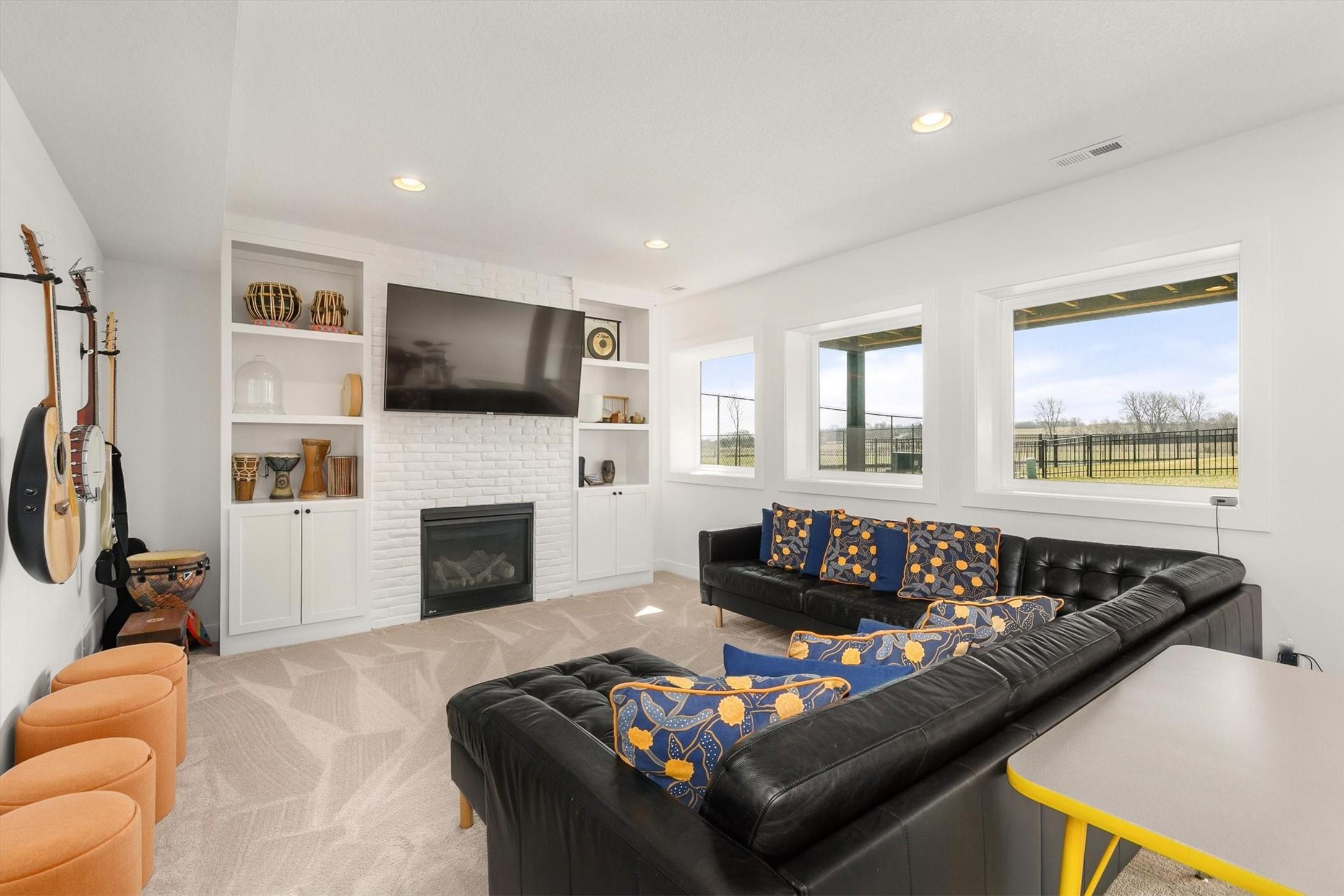 West Des Moines, Iowa, 50266, United States, 5 Bedrooms Bedrooms, ,5 BathroomsBathrooms,Residential,For Sale,2030247