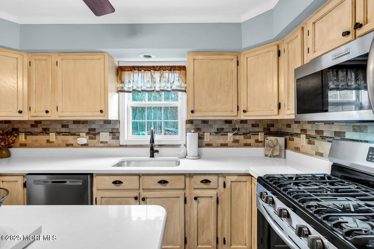 Howell, New Jersey, 07731, United States, 3 Bedrooms Bedrooms, ,3 BathroomsBathrooms,Residential,For Sale,2000438