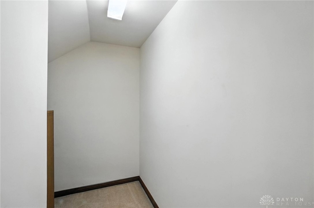 Sugarcreek Twp, Ohio, 45440, United States, 4 Bedrooms Bedrooms, ,5 BathroomsBathrooms,Residential,For Sale,1902150