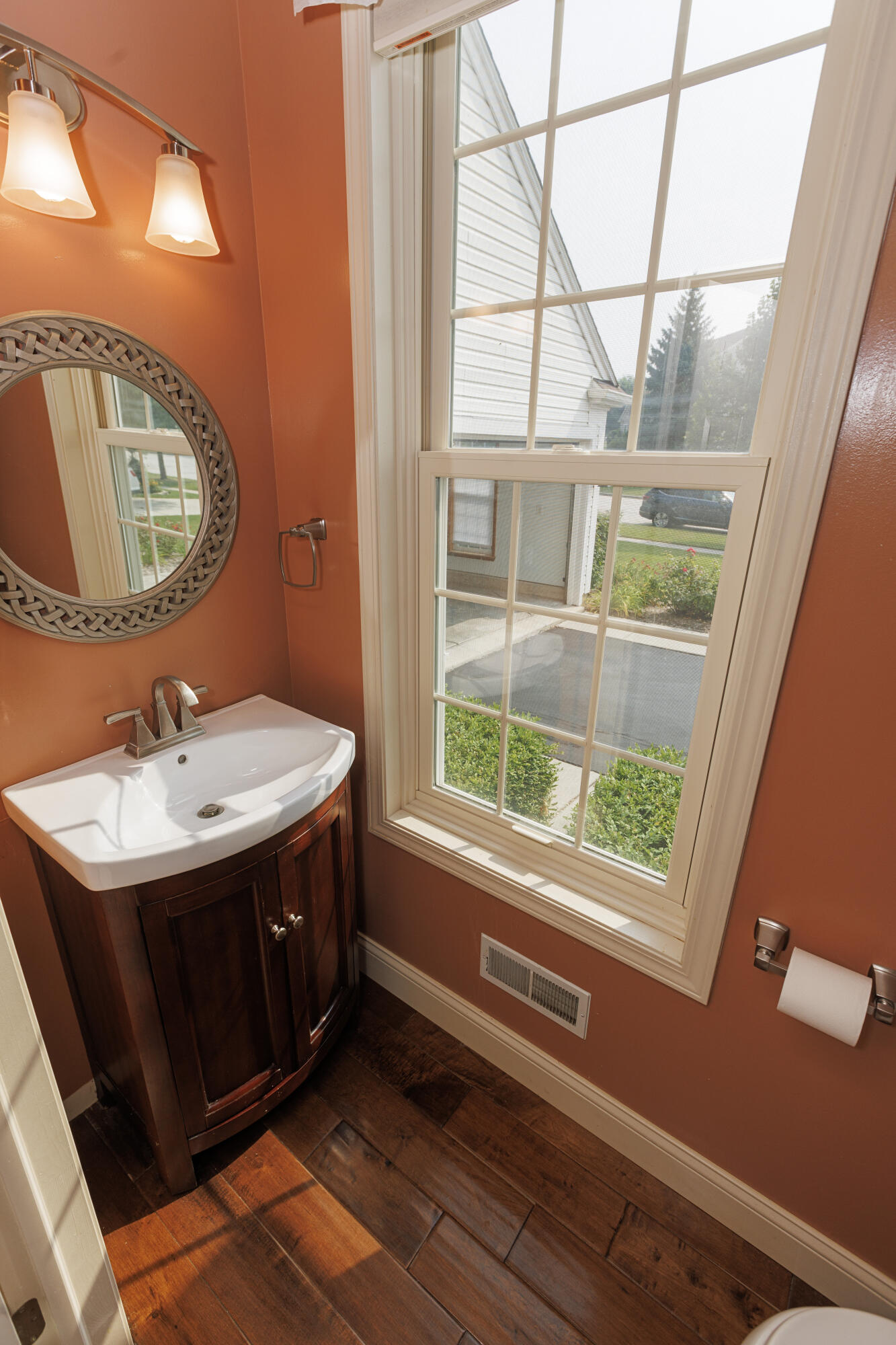 Franklin, Wisconsin, 53132, United States, 4 Bedrooms Bedrooms, ,4 BathroomsBathrooms,Residential,For Sale,1924268