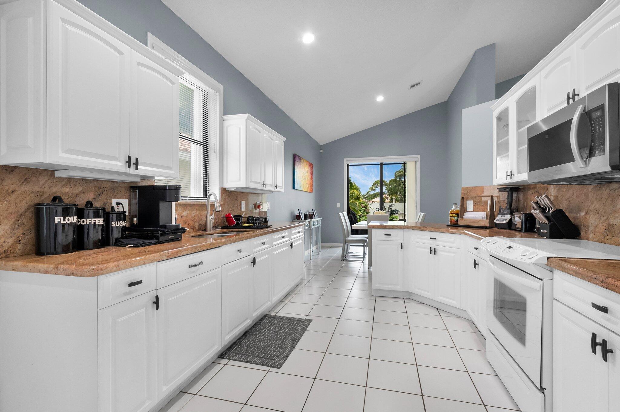 Boynton Beach, Florida, 33436, United States, 2 Bedrooms Bedrooms, ,2 BathroomsBathrooms,Residential,For Sale,1998291