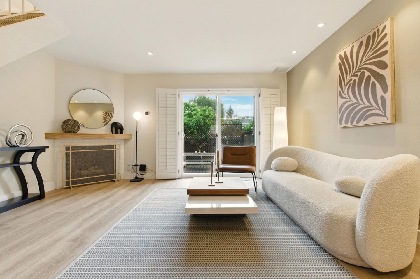 Redwood City, California, 94061, United States, 2 Bedrooms Bedrooms, ,2 BathroomsBathrooms,Residential,For Sale,1939349