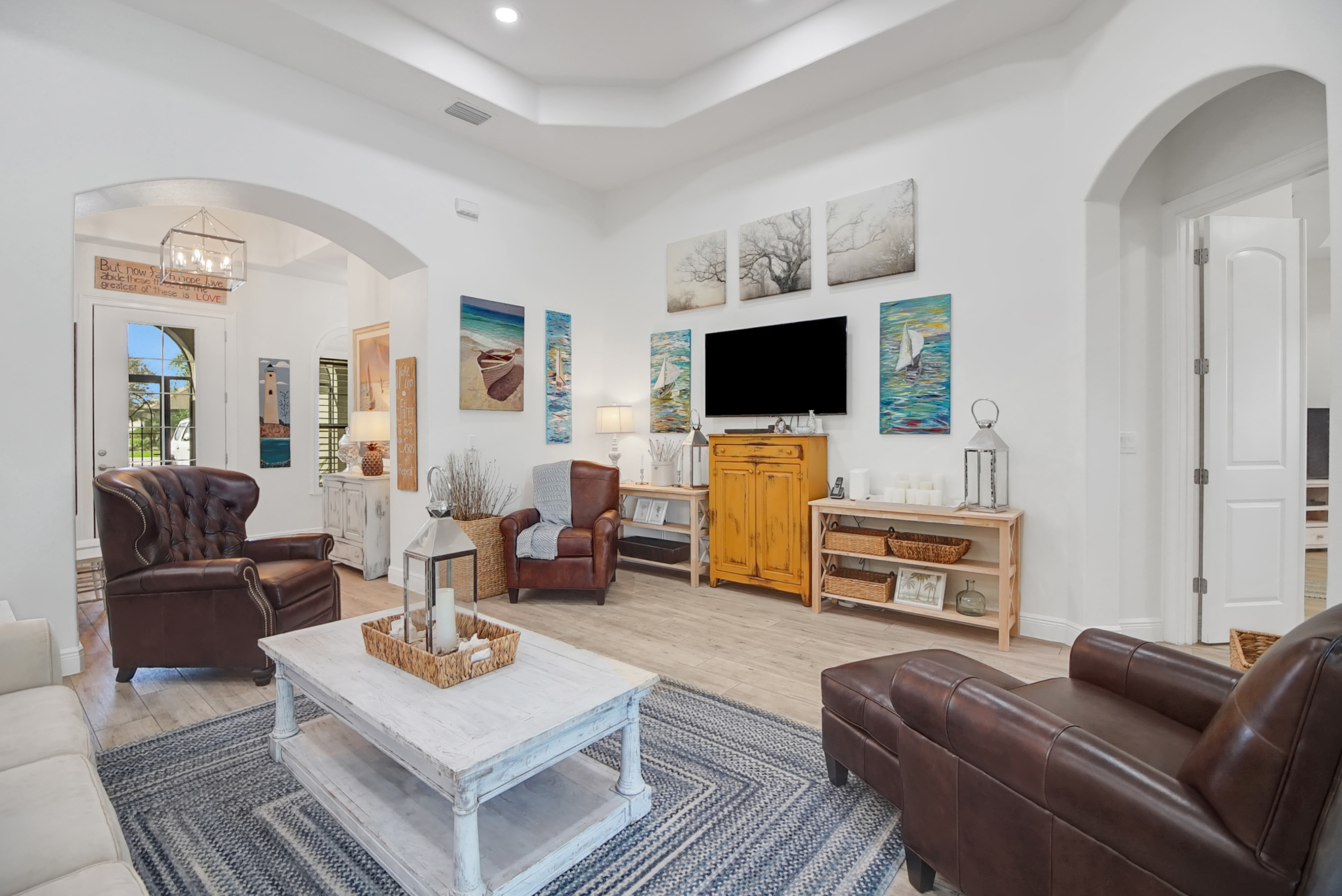 Lady Lake, Florida, 32159, United States, 4 Bedrooms Bedrooms, ,3 BathroomsBathrooms,Residential,For Sale,1922076