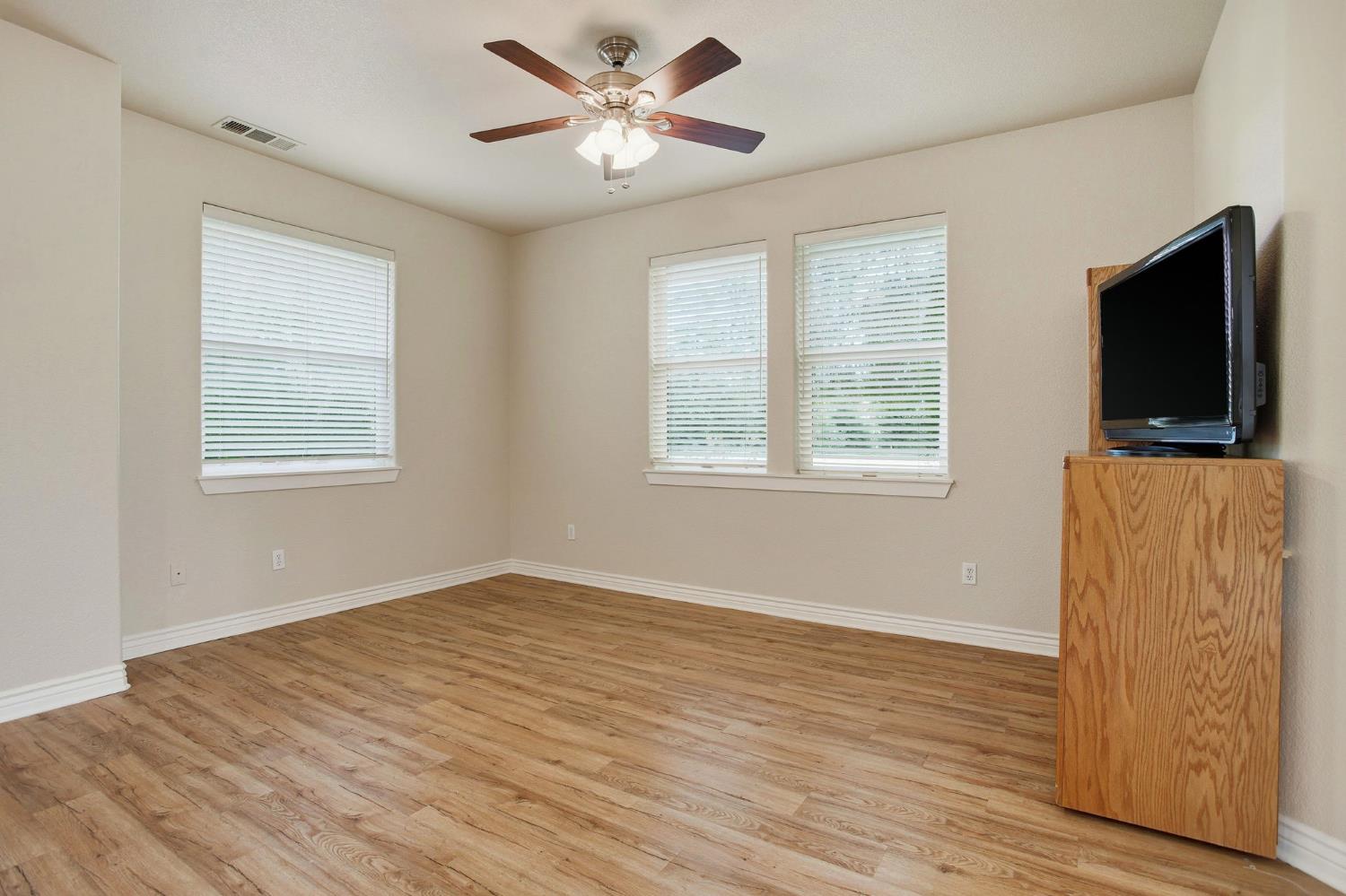 Roseville, California, 95747, United States, 4 Bedrooms Bedrooms, ,4 BathroomsBathrooms,Residential,For Sale,1988108