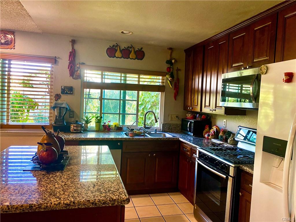 Ontario, California, 91762, United States, 3 Bedrooms Bedrooms, ,2 BathroomsBathrooms,Residential,For Sale,2005684