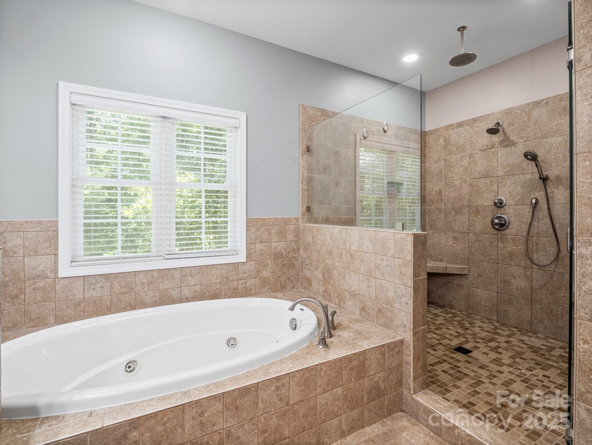 Lincolnton, North Carolina, 28092, United States, 4 Bedrooms Bedrooms, ,4 BathroomsBathrooms,Residential,For Sale,1864704