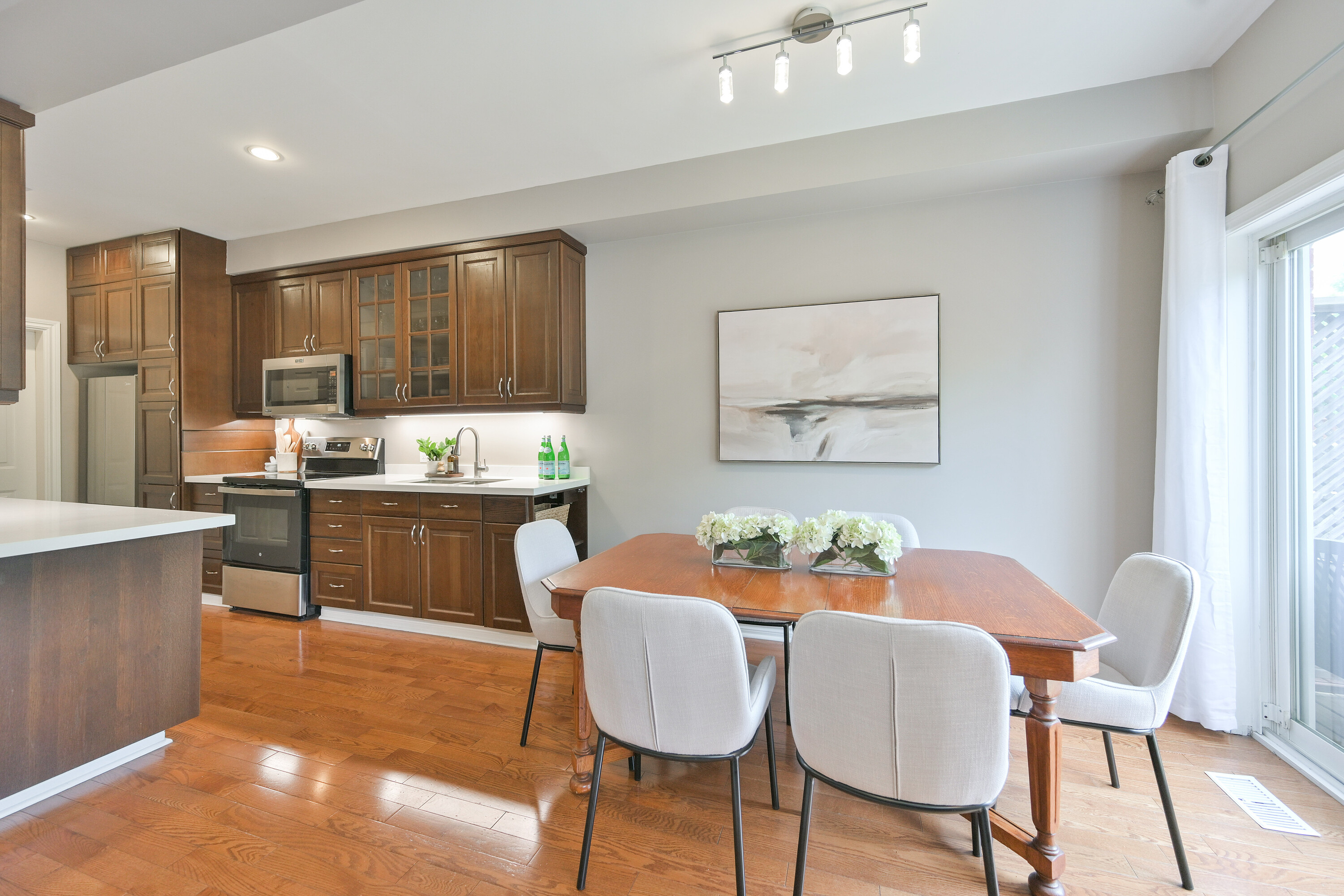  Elegant Brownstone Townhome - 物件實景