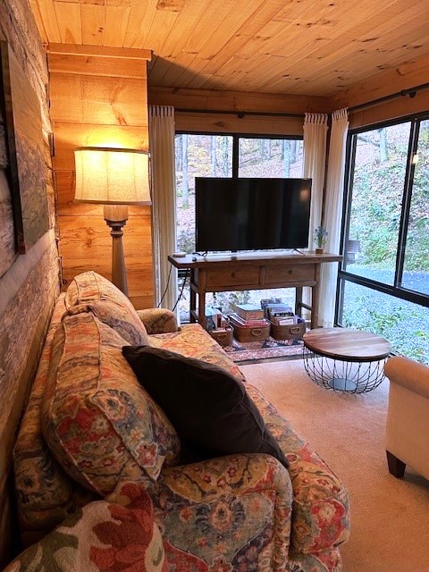 West Jefferson, North Carolina, 28694, United States, 2 Bedrooms Bedrooms, ,2 BathroomsBathrooms,Residential,For Sale,1986104