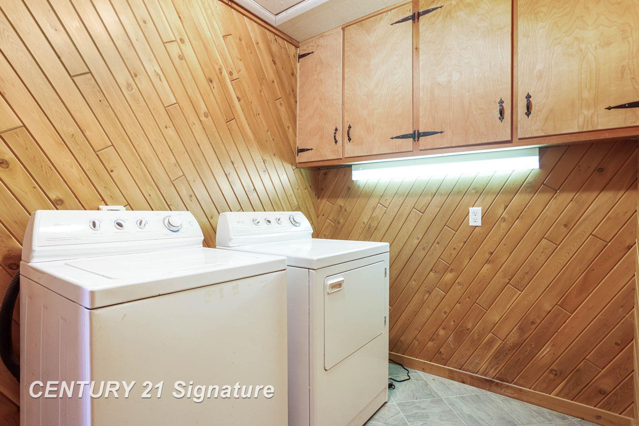 Hemlock, Michigan, 48626, United States, 6 Bedrooms Bedrooms, ,5 BathroomsBathrooms,Residential,For Sale,1984080